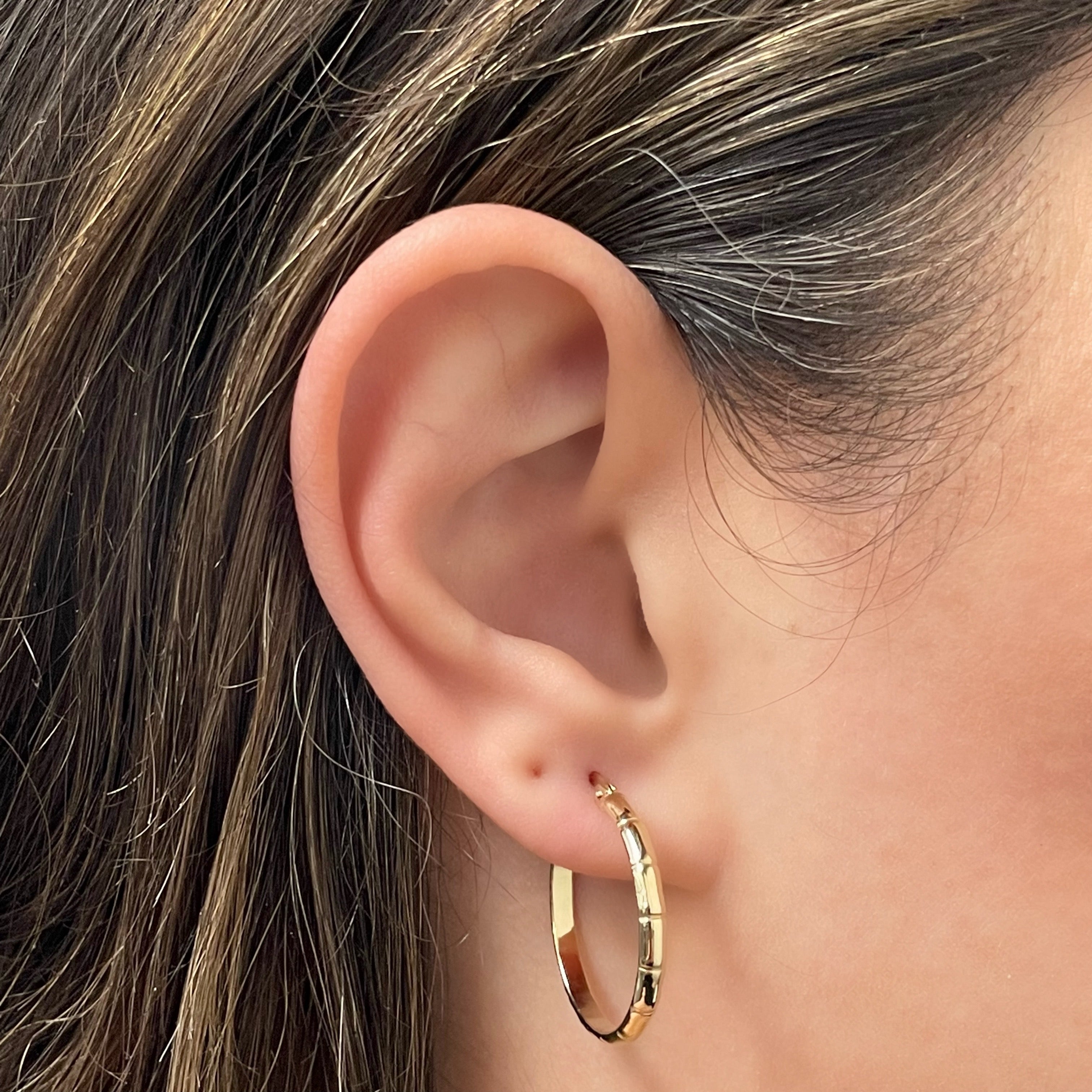 Italian 14k Yellow Gold Bamboo 2.6mm 1" Diameter Round Hoop Earrings 1.4 grams