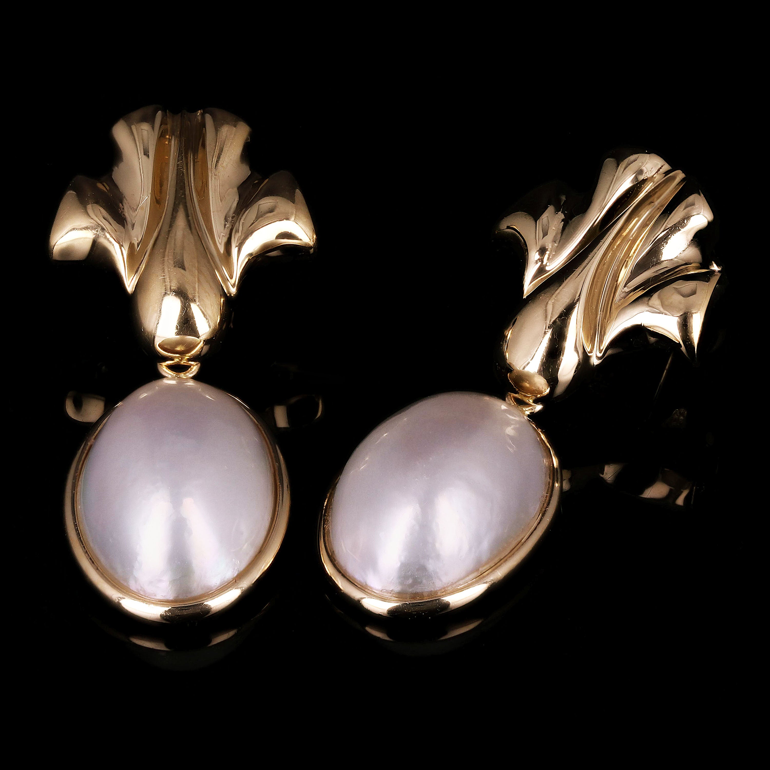 14k Yellow Gold Oval Fresh Water Pearls Dangle Earrings 1.4" 10.1 grams