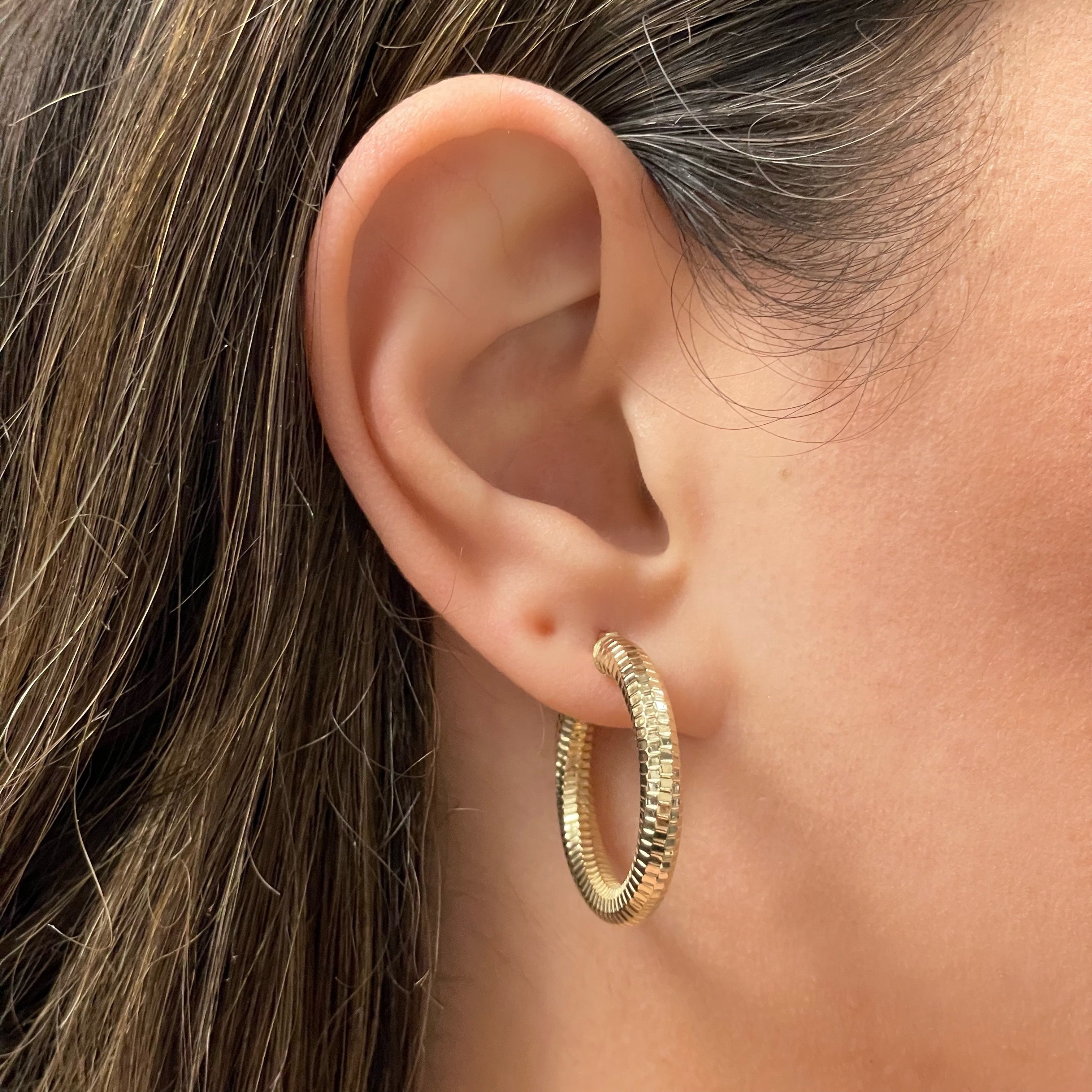 Italian 14k Yellow Gold Honeycomb Medium Thick Hollow Hoop Earrings 1.1"