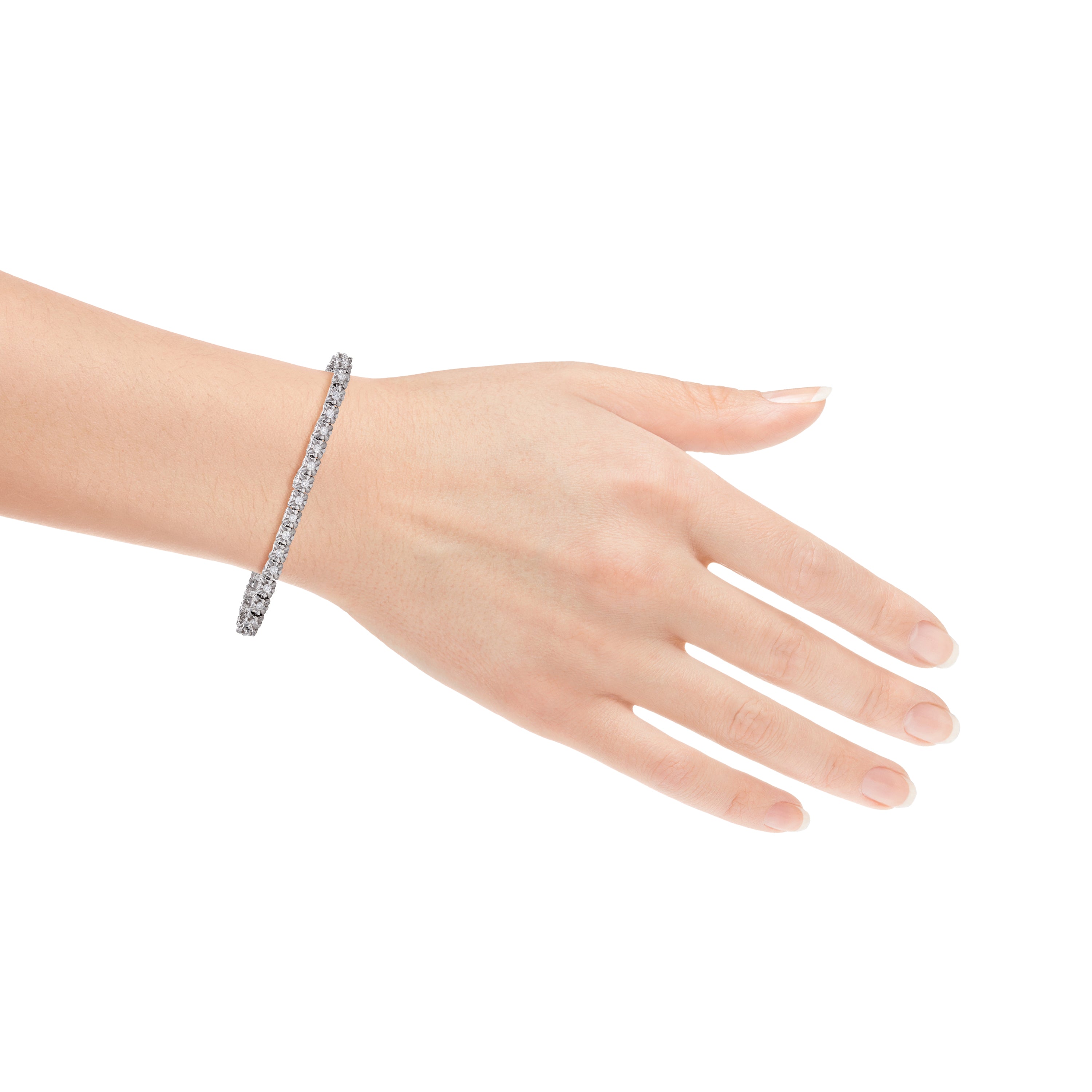 18k White Gold 2.30ctw Diamond Flower Link Tennis Bracelet 7"