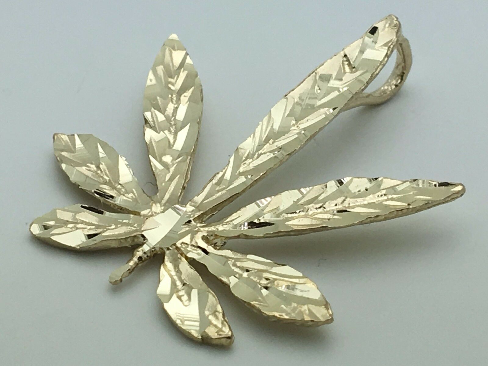 14k Yellow Gold Diamond Cut Marijuana Leaves Leaf Weed Charm Pendant 2.2 grams