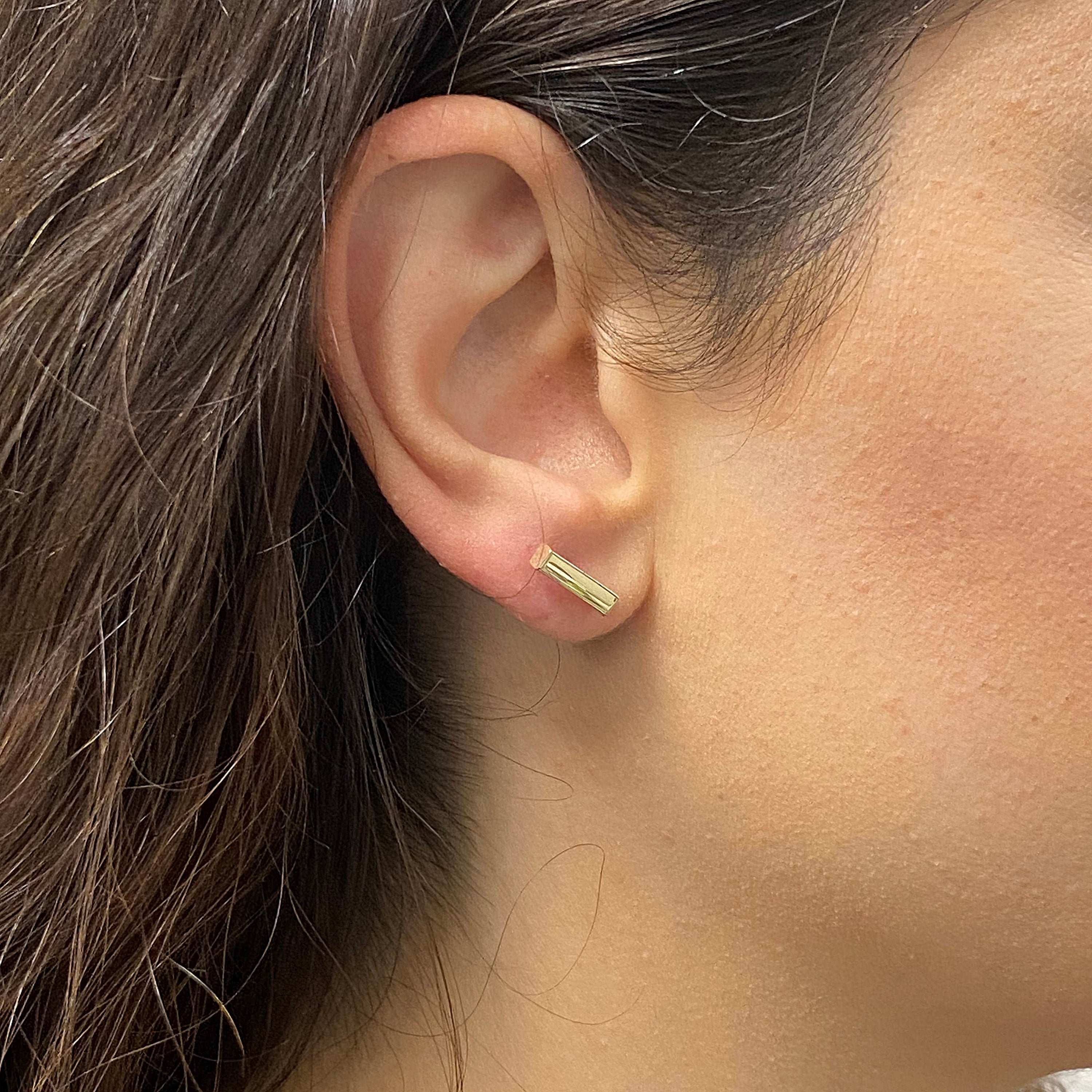 Italian 14k Yellow Gold Solid High Polished Bar Stud Earrings 11mmx3mm 0.9 grams