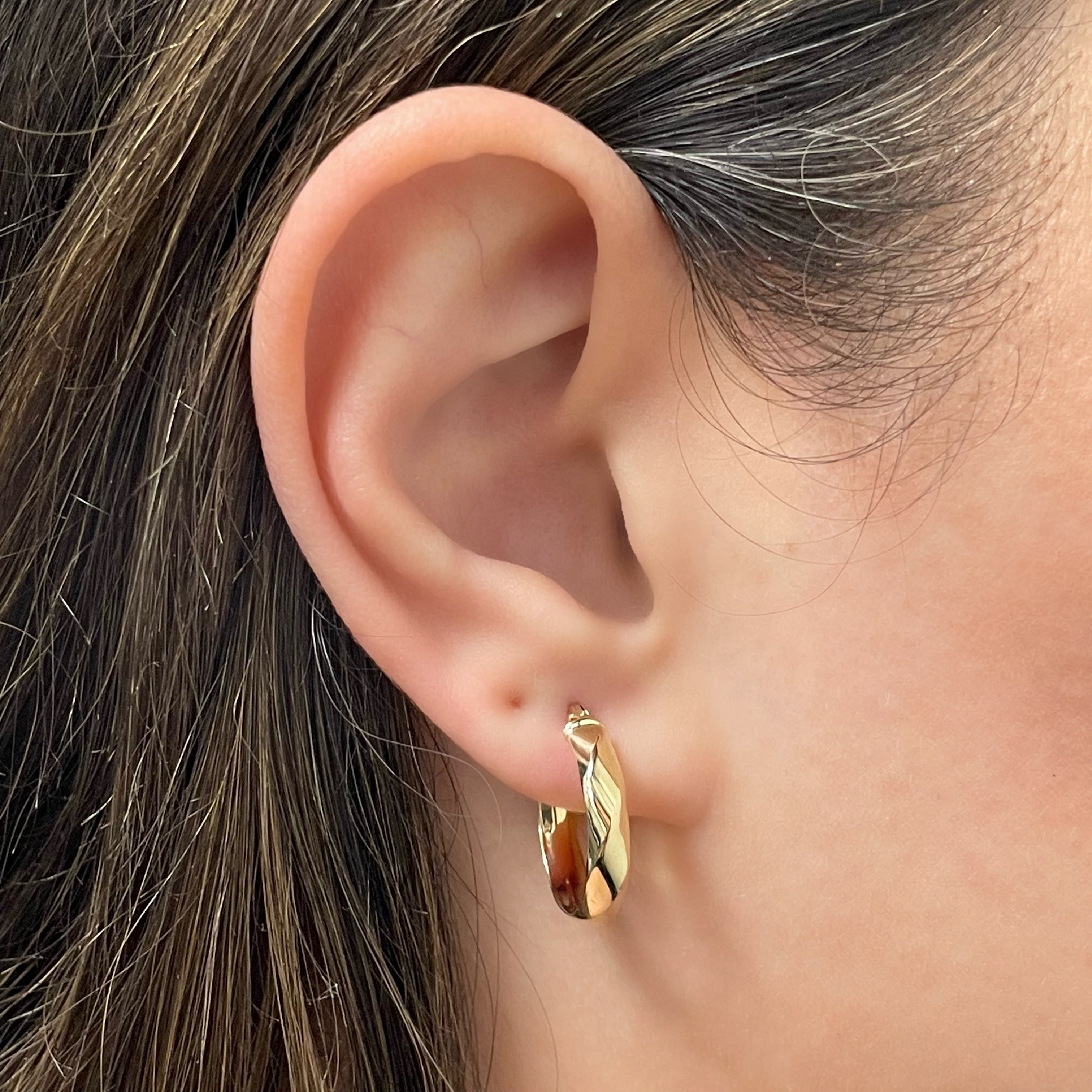 Italian 14k Yellow Gold Basket Weave 4mm 0.75" Diameter Round Hoop Earrings 1.6g