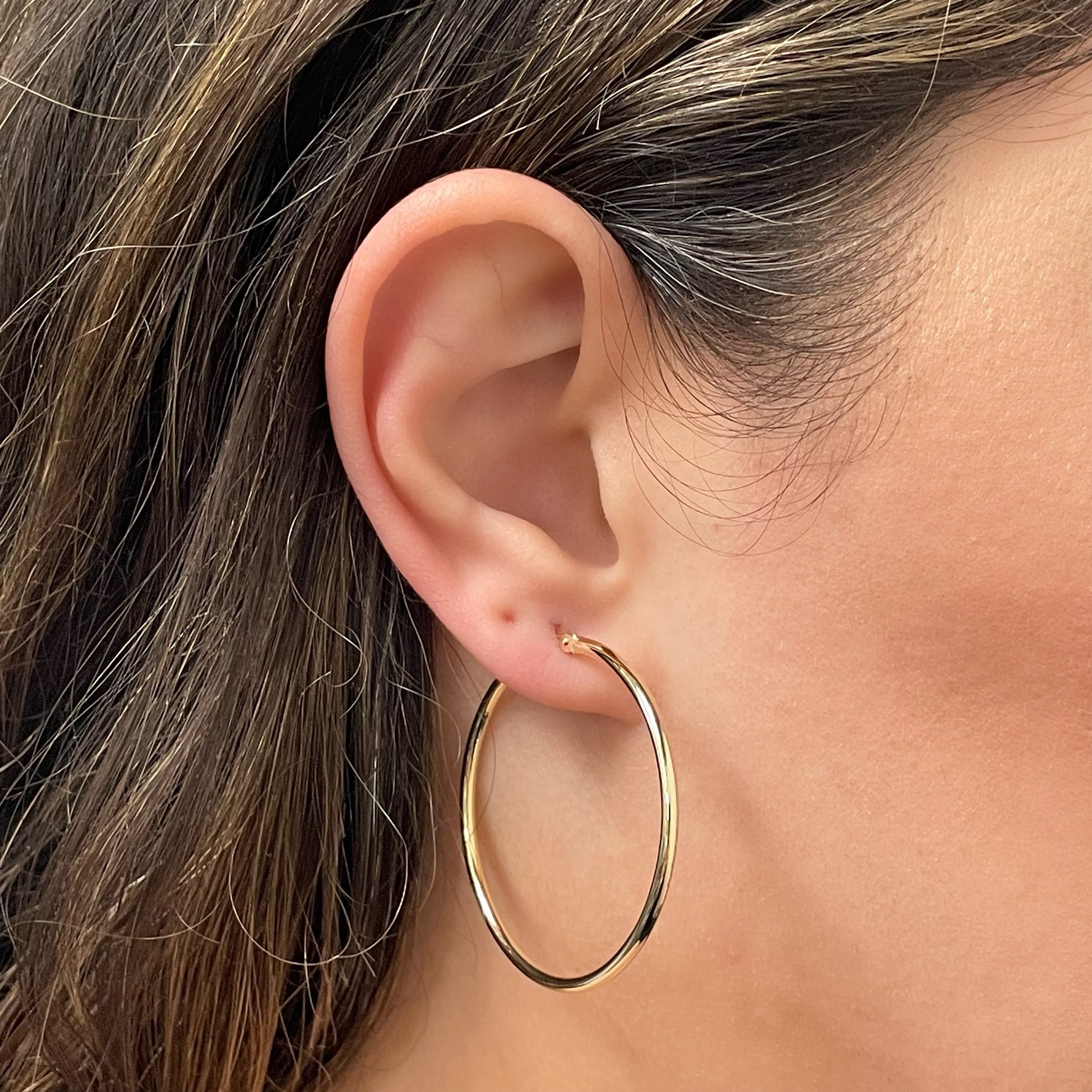 Italian 14k Yellow Gold High Polish 2mm 1.25" Diameter Round Hoop Earrings 1.8g