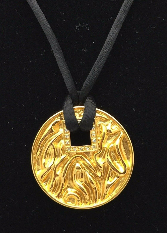 22k Yellow Gold Round Medallion Pendant with Diamonds & 16