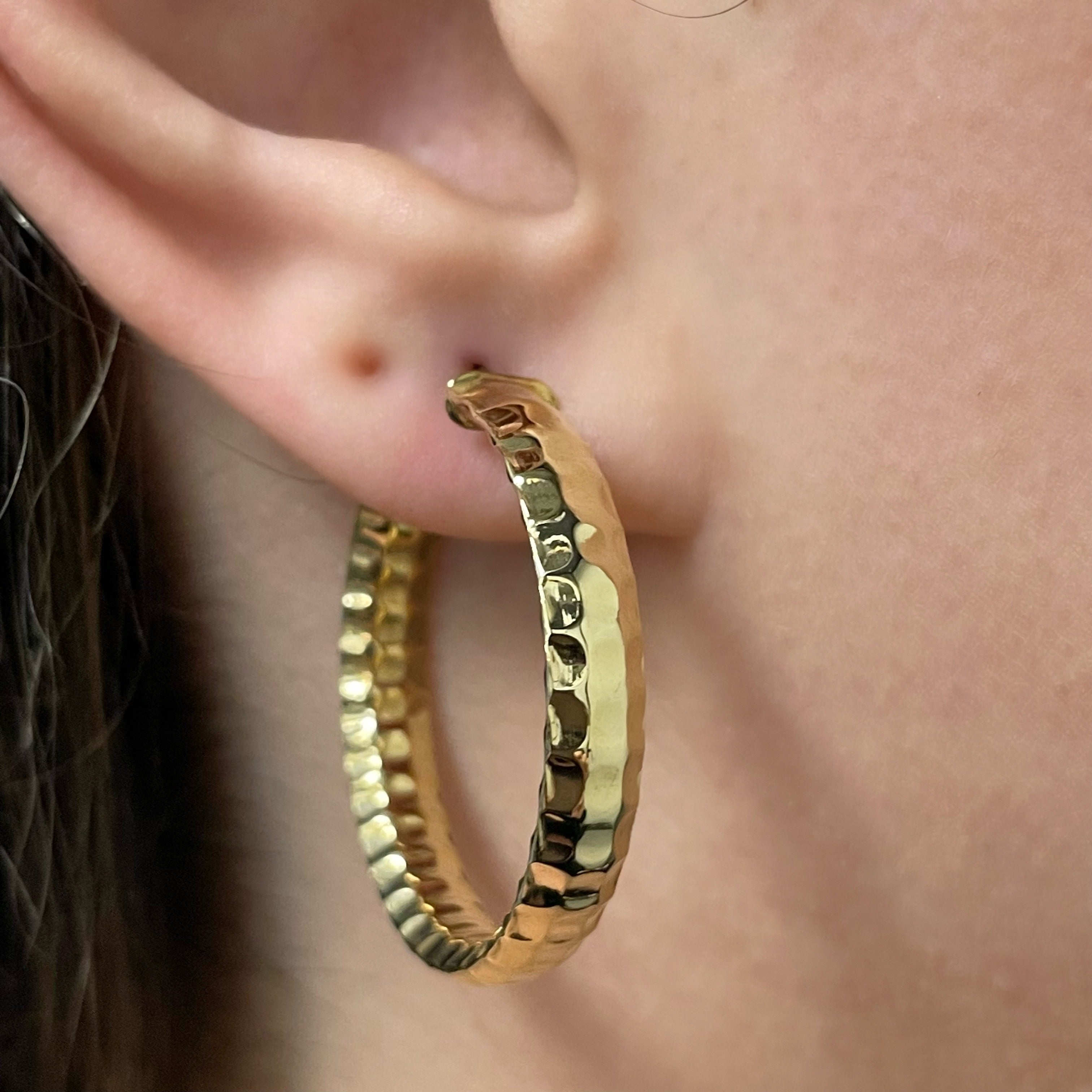 Italian 14k Yellow Gold Hollow Polished Faceted Earrings 1.3" 5mm 3.4 grams