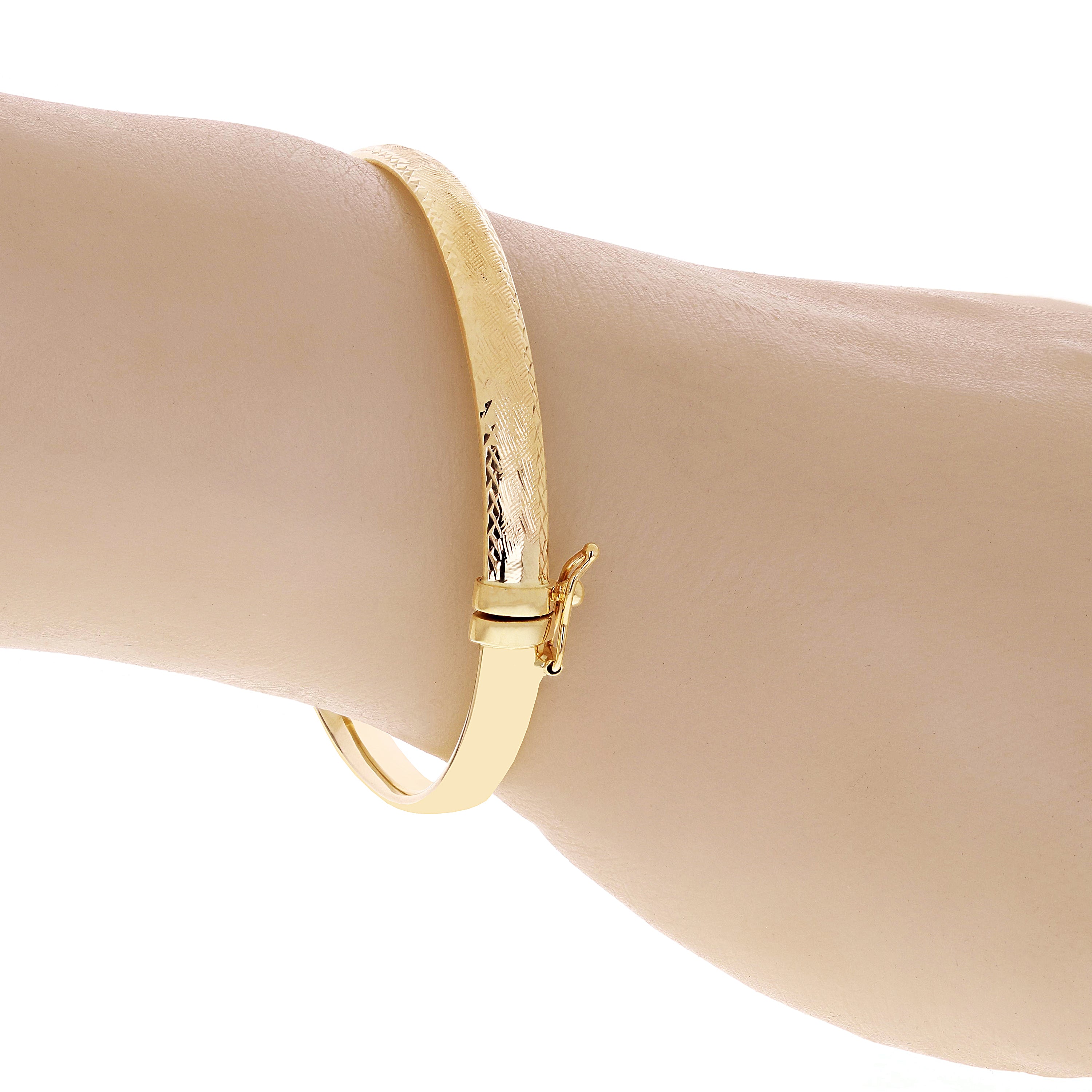 Italian 14k Yellow Gold Hollow Diamond Cut Bangle Bracelet 7" 5.4mm 5.1 grams