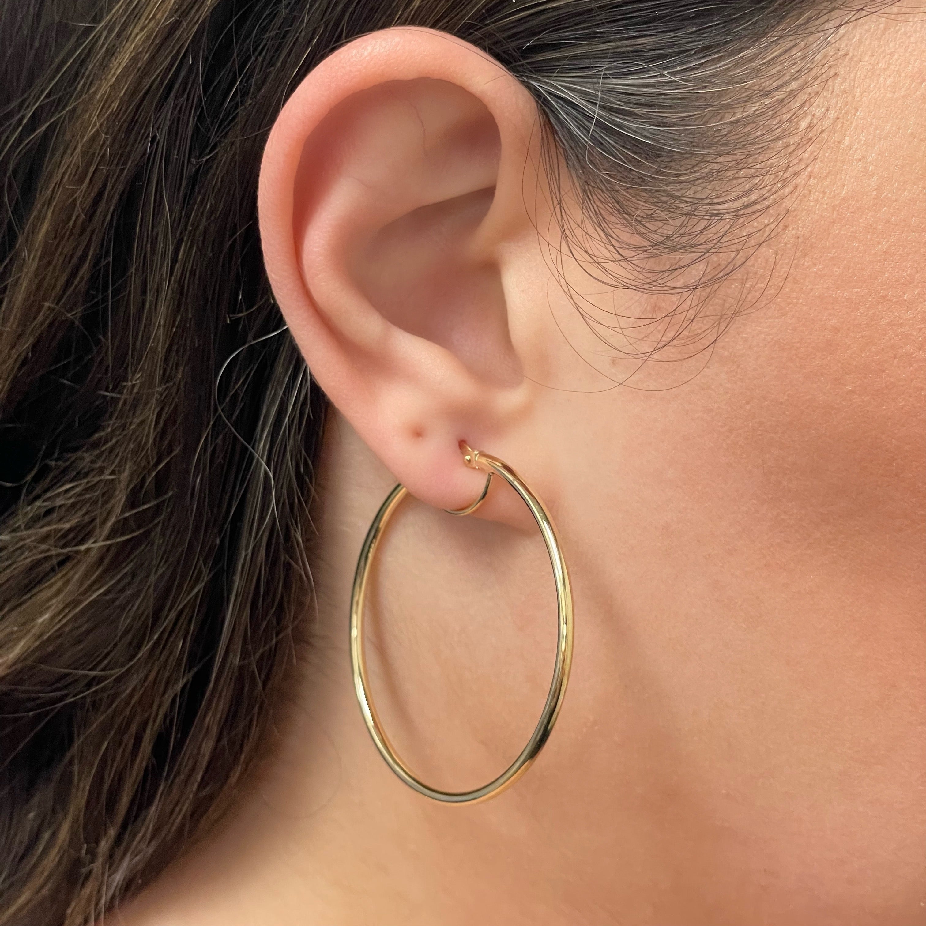 Italian 14k Yellow Gold High Polish 2mm 1.75" Diameter Round Hoop Earrings 2.5g