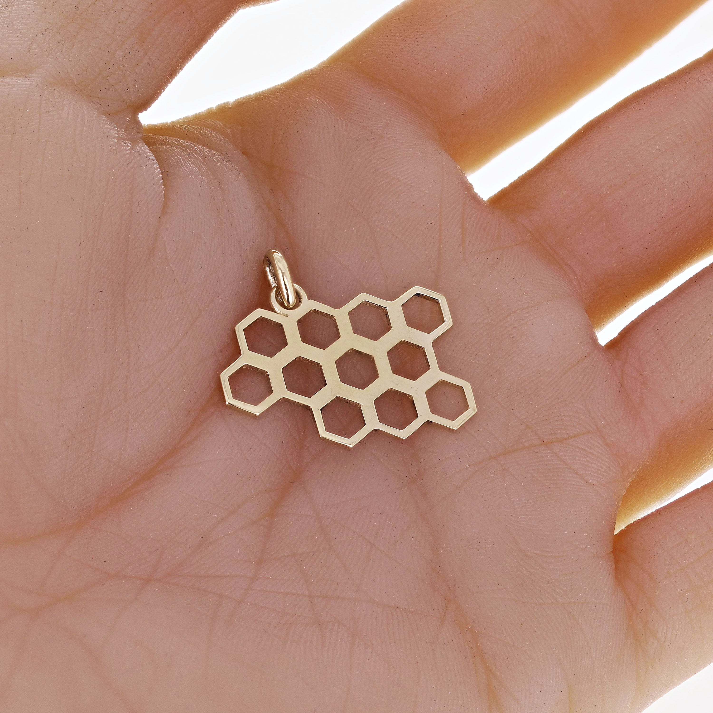 14k Yellow Gold Honeycomb Charm Pendant 27.6mm 2.1 grams