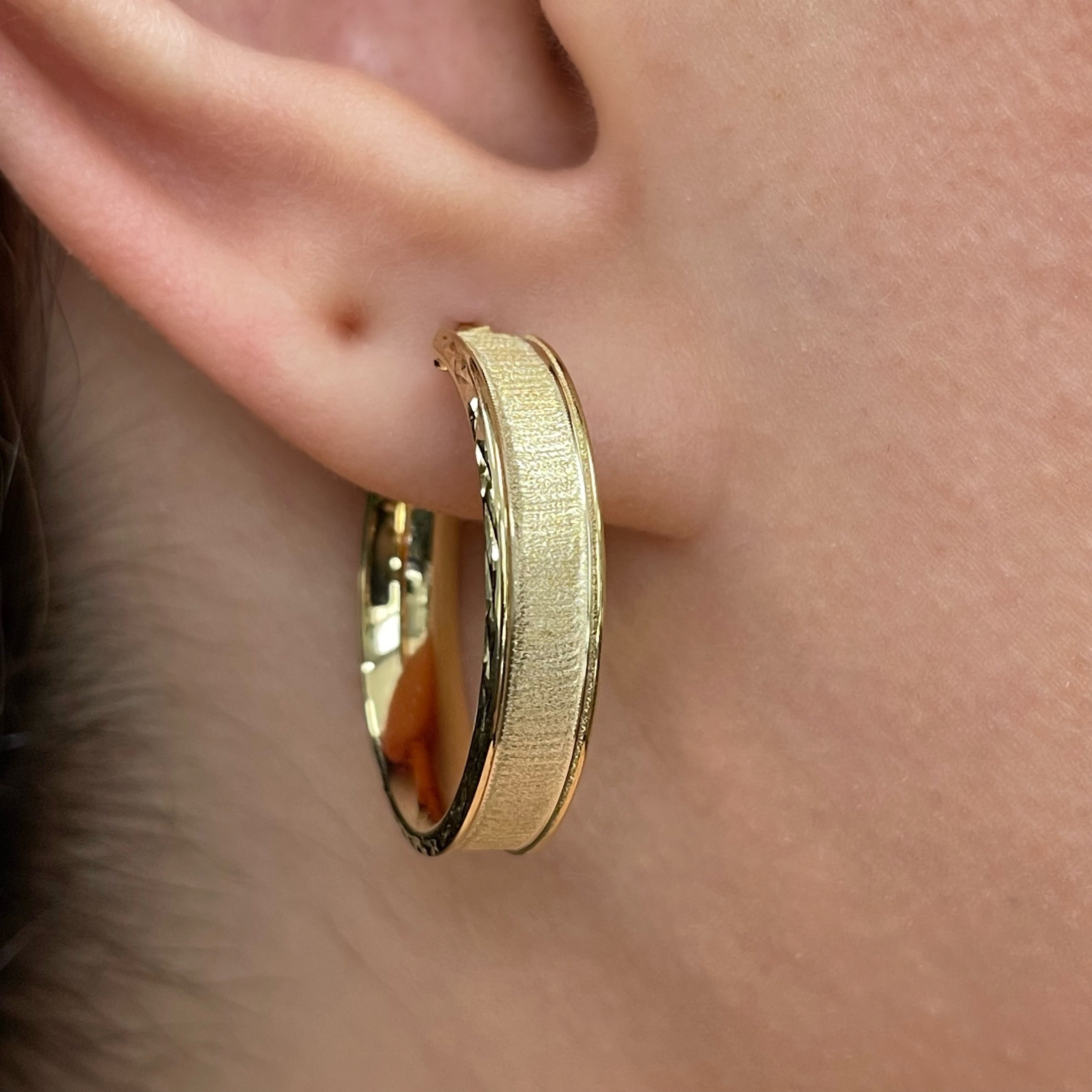 Italian 14k Yellow Gold Polished Diamond Cut Frame Wide Hollow Hoop Earrings 1"