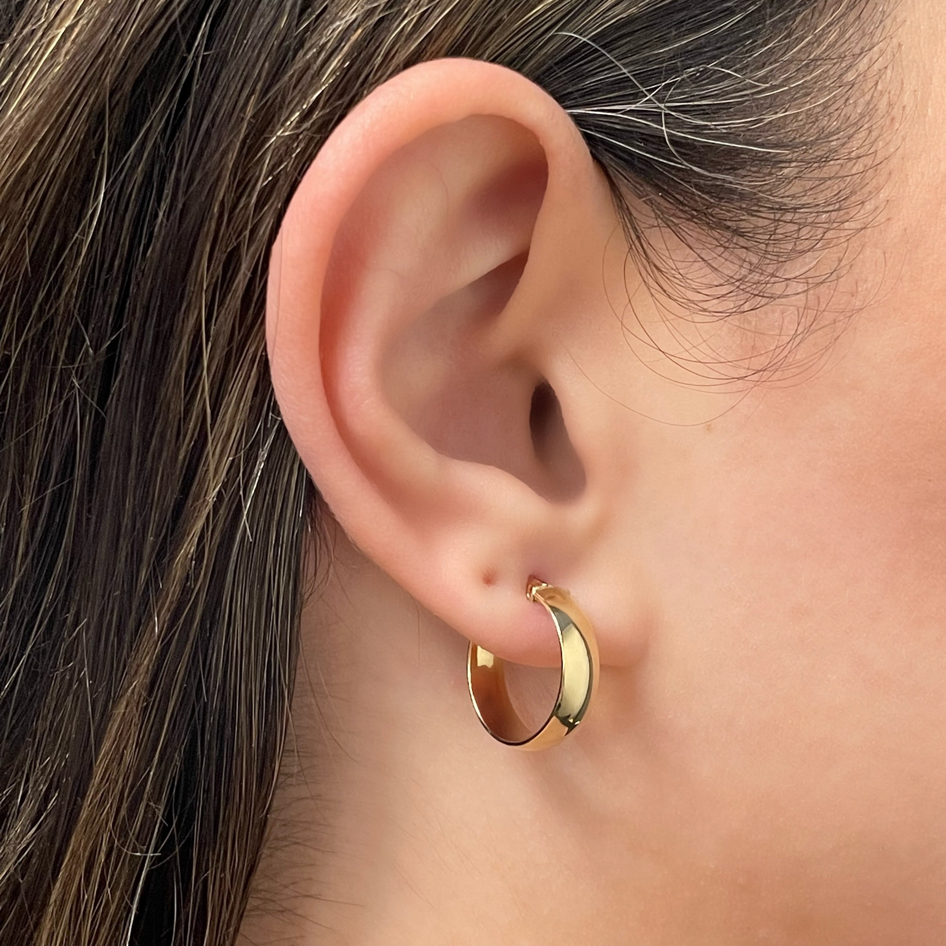 Italian 14k Yellow Gold Small Hollow Rounded Flat Tube Earrings 15mm x 5mm 1.6g