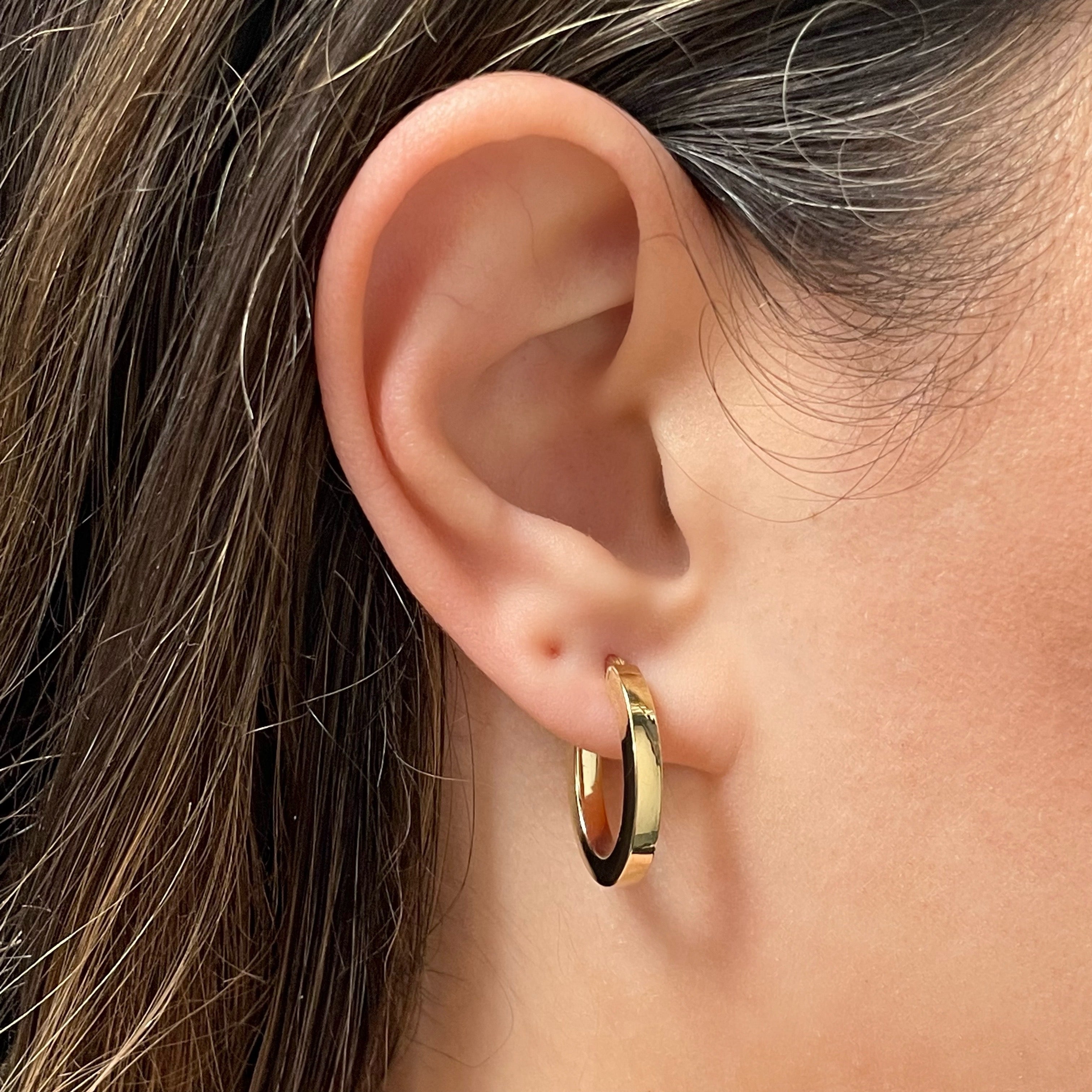 Italian 14k Yellow Gold Polished Hollow Square Tube Oval Hoop Earrings