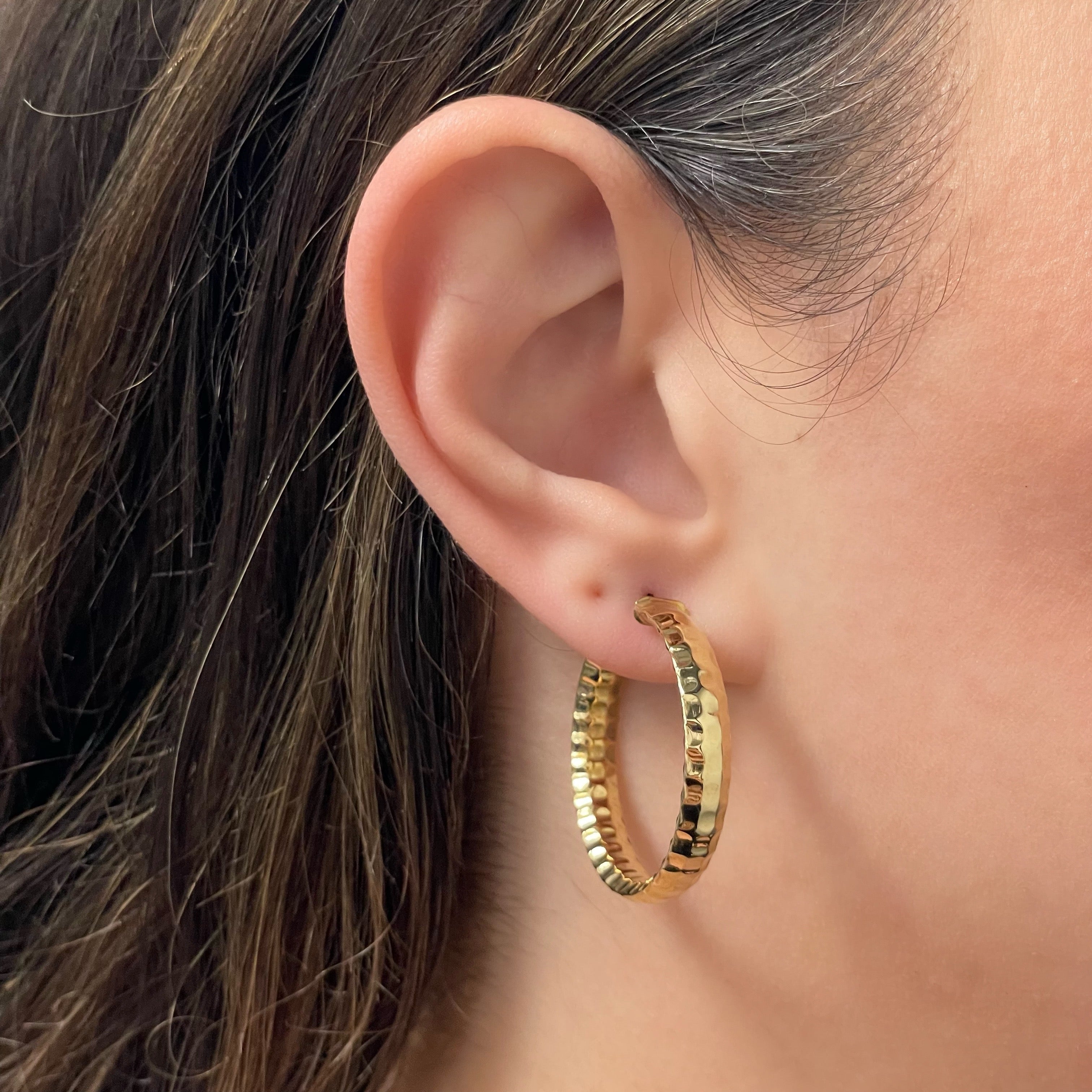 Italian 14k Yellow Gold Hollow Polished Faceted Earrings 1.3" 5mm 3.4 grams