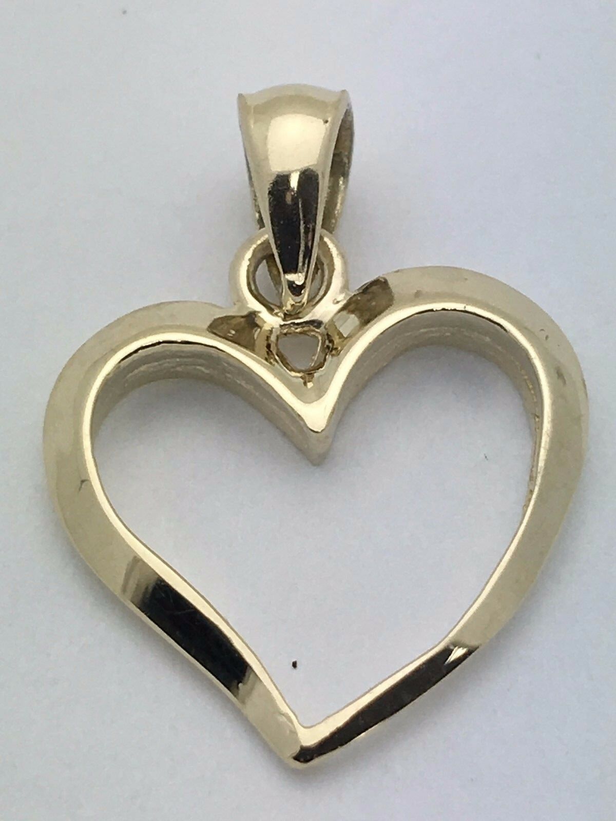 14k Yellow Gold High Polished Open Heart Classic Charm Pendant 1.4 grams