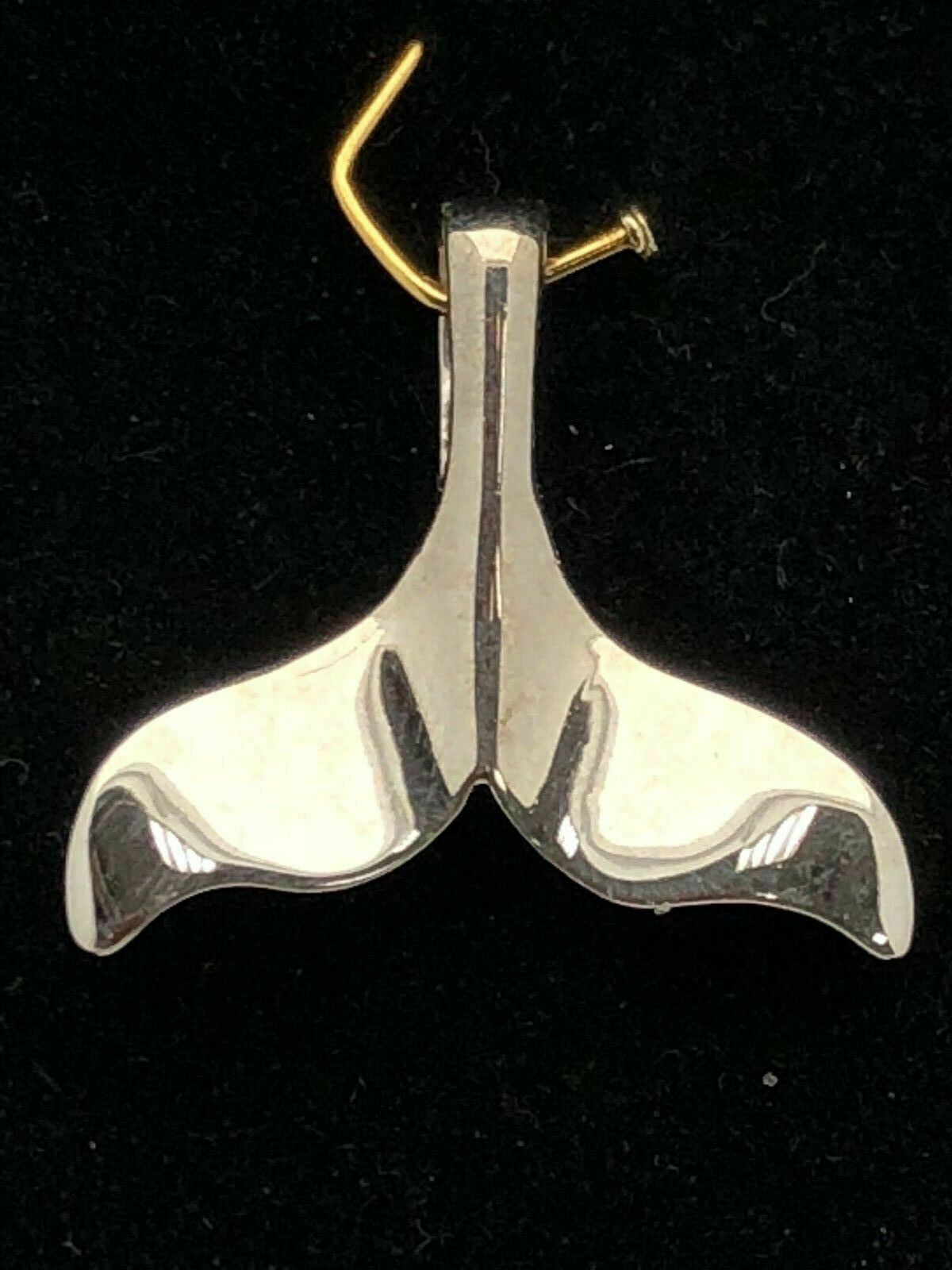 14k White Gold Solid High Polish Whale Tail Slide Charm Pendant 1.1 grams