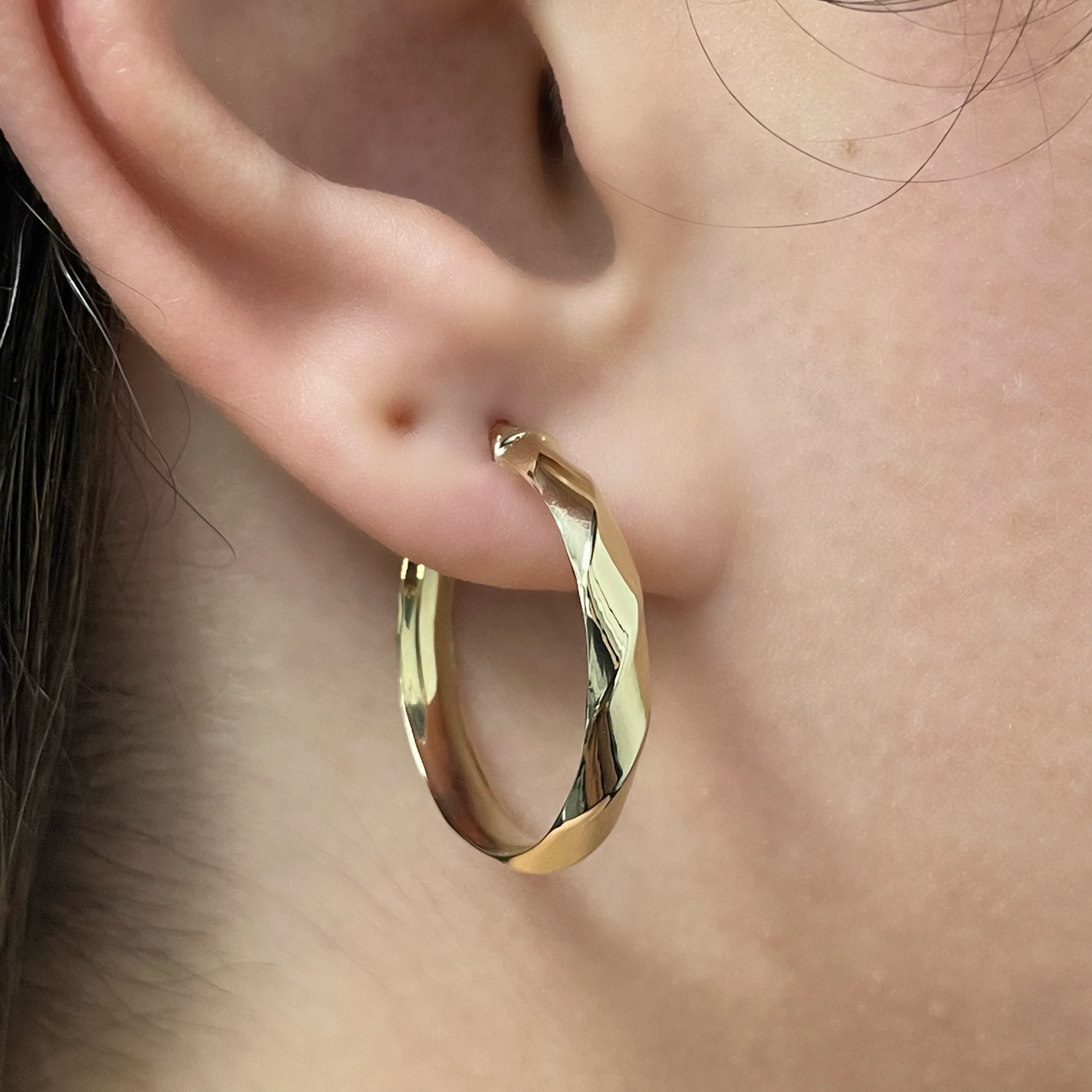 Italian 14k Yellow Gold Basket Weave 4mm 1" Diameter Round Hoop Earrings 2 grams