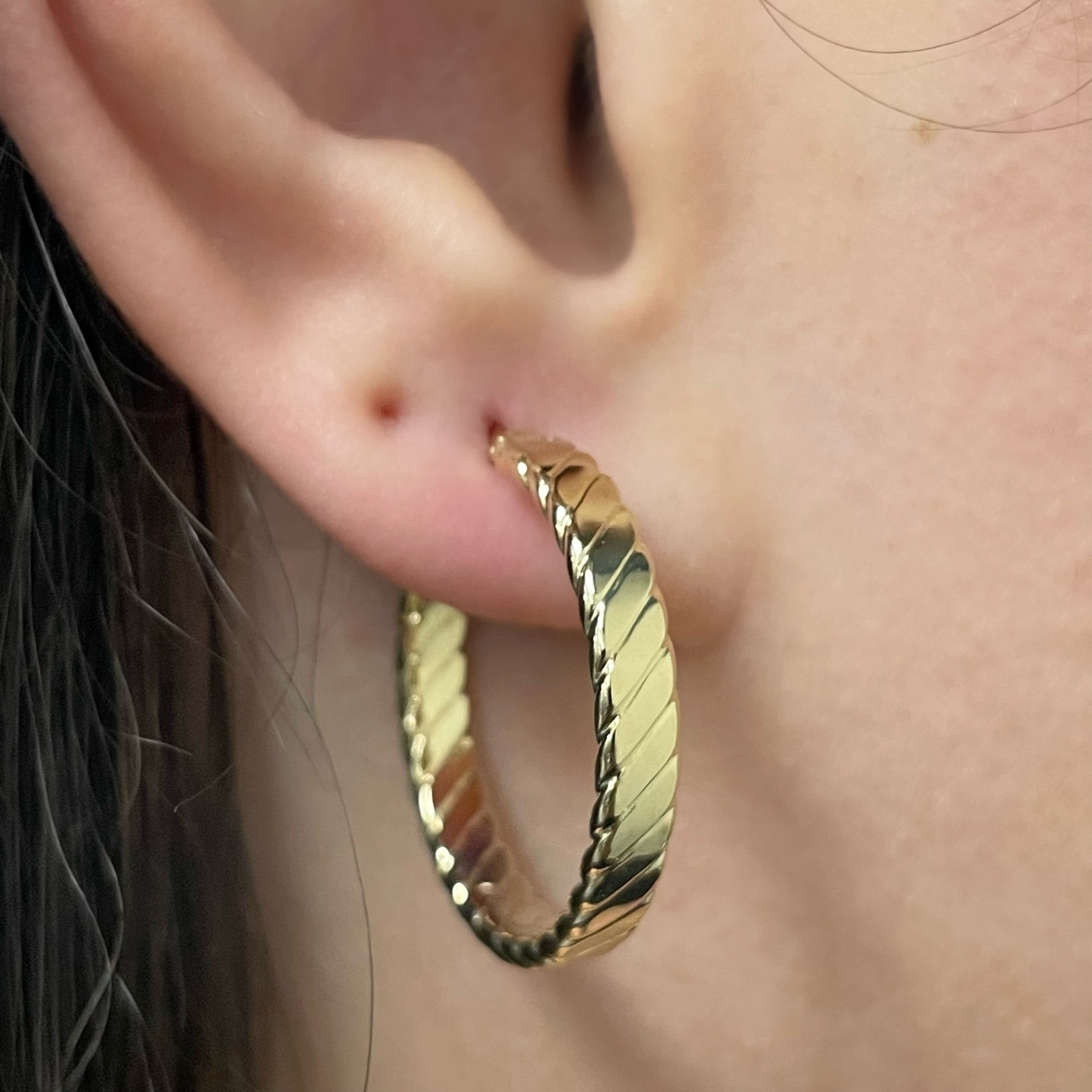 Italian 14k Yellow Gold Hollow Flat Rope Hoop Earrings 1.1" 4mm 2.6 grams