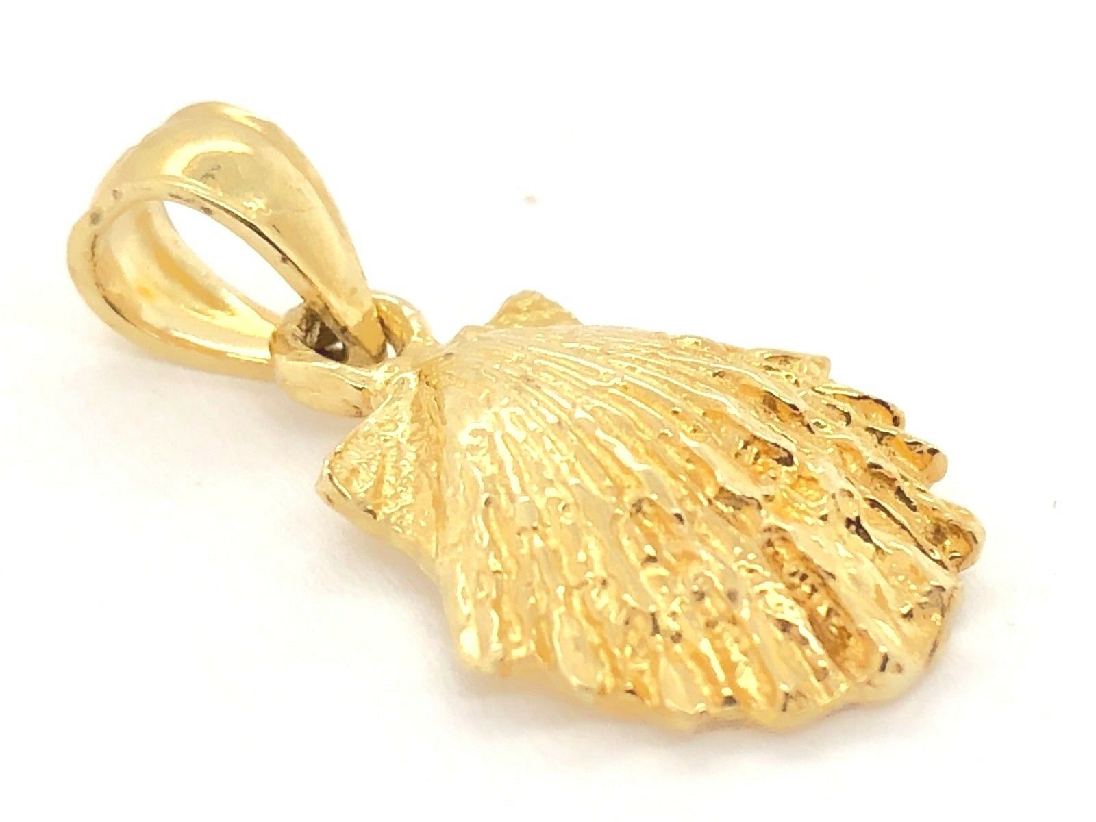 14k Yellow Gold Solid Scallop Sea Shell Charm Pendant 1.6 grams