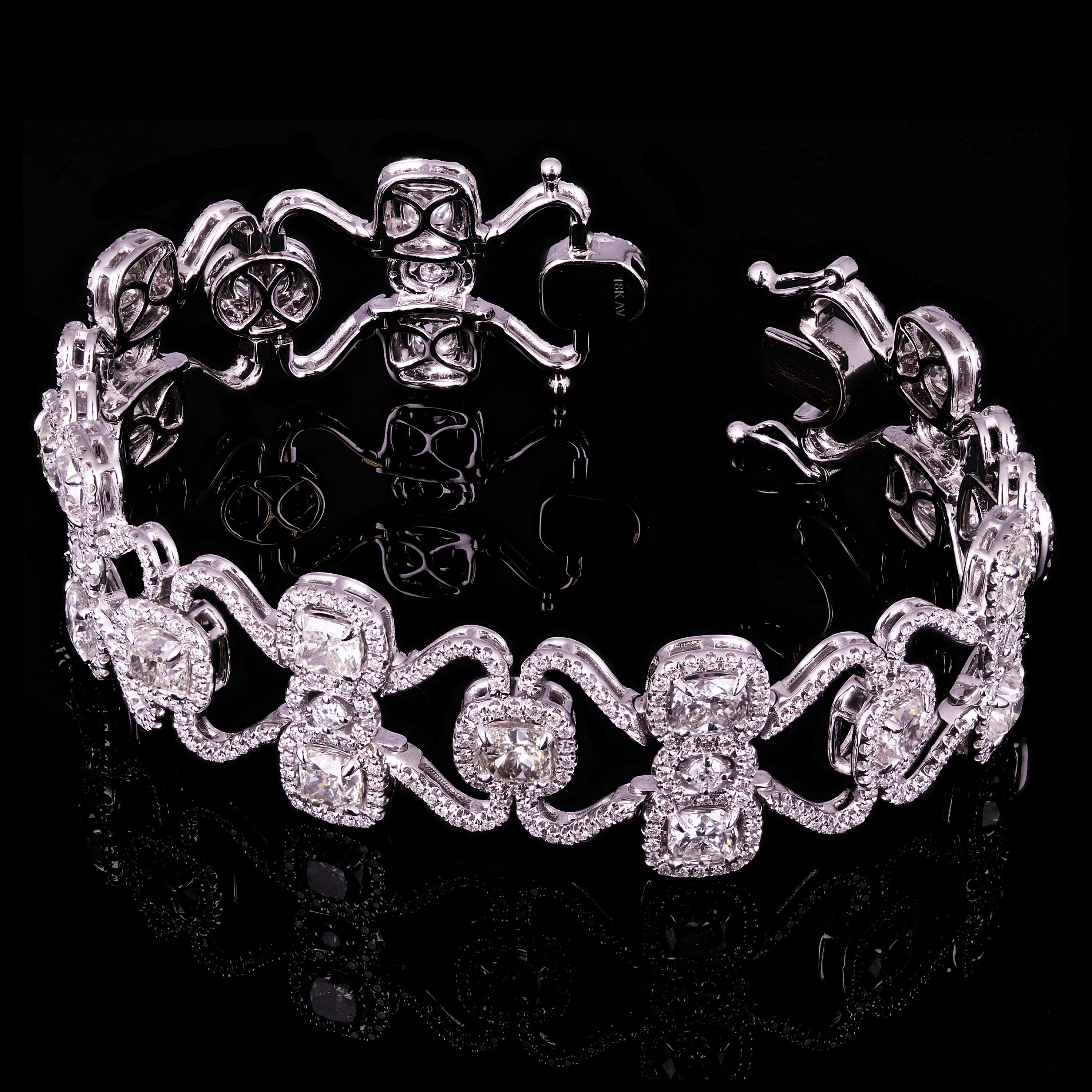 18k White Gold Fancy Shape Designer13.50ct Diamond Bracelet 7.5"