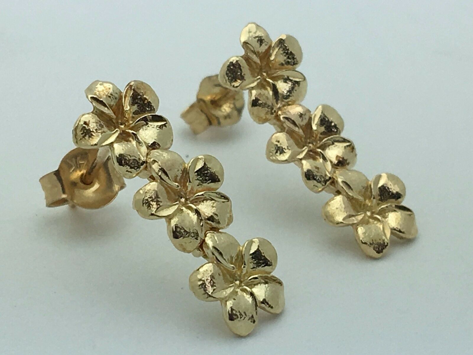 14k Yellow Gold Solid Hawaiian Plumeria Flower Drop Earrings 2.1 grams